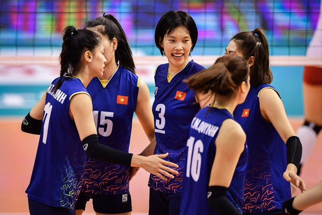Tuyển bóng chuyền nữ Việt Nam gây tiếng vang lớn sau khi đánh bại Hàn Quốc 3-2 ở giải vô địch Châu Á 2023
