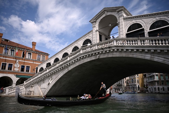  Italy: Nỗ lực giảm tình trạng quá tải du lịch tại Venice - Ảnh 3.