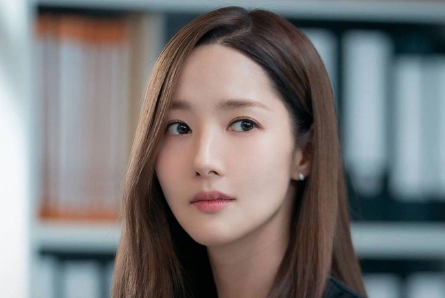 Sao nữ từng đóng vai học sinh gây ấn tượng trên phim Hàn: Người bị chồng bỏ, người nhan sắc lên hương - Ảnh 4.