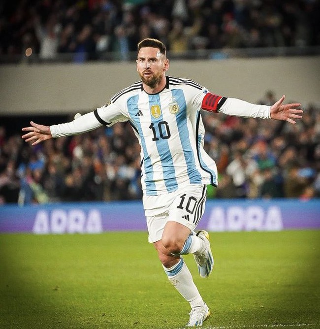 Messi sút phạt siêu đẳng, Argentina ra quân thuận lợi tại vòng loại World Cup 2026 - Ảnh 2.