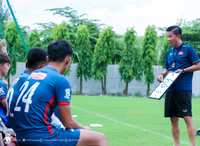 Bóng đá Việt Nam 30/9: V-League được đề xuất mở giải trẻ, sao U23 Việt Nam bất ngờ vì được gọi lên tuyển - Ảnh 2.