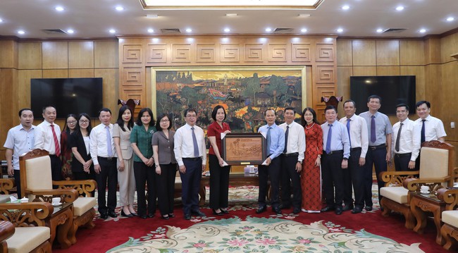 Tổng Giám đốc TTXVN làm việc với lãnh đạo tỉnh Bắc Giang - Ảnh 3.