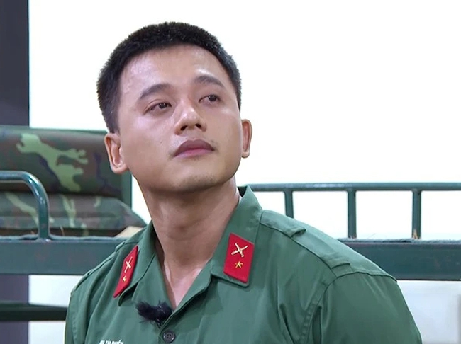 Mai Tài Phến, Tuấn Trần rơi nước mắt khi nhắc về cha trong 'Sao nhập ngũ 2024' - Ảnh 2.