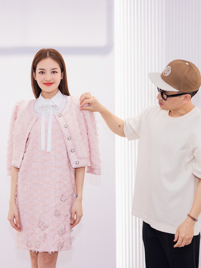 Mai Ngọc làm MC cho show thời trang của NTK Hà Duy - Ảnh 2.