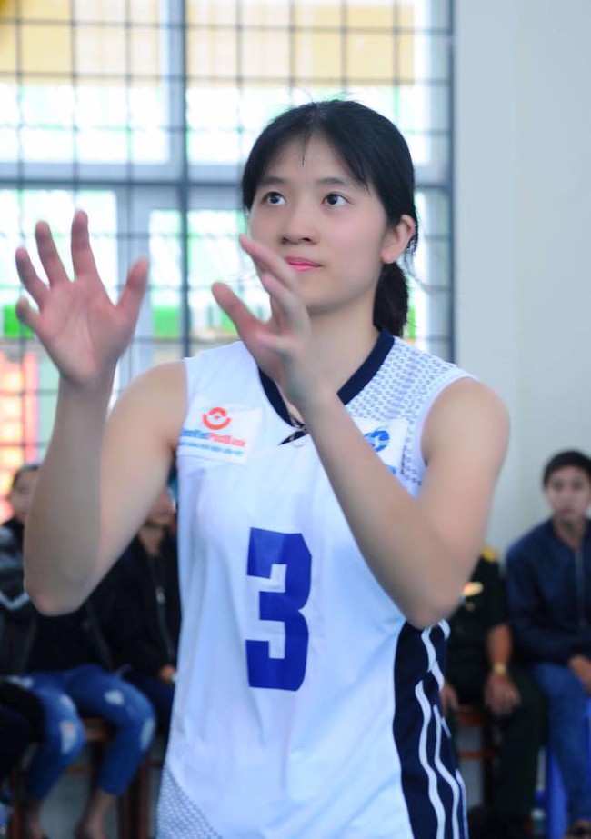 Đối chuyền Nguyễn Thị Thanh Hương đã gắn bó với bóng chuyền và BTL Thông Tin từ năm 2010
