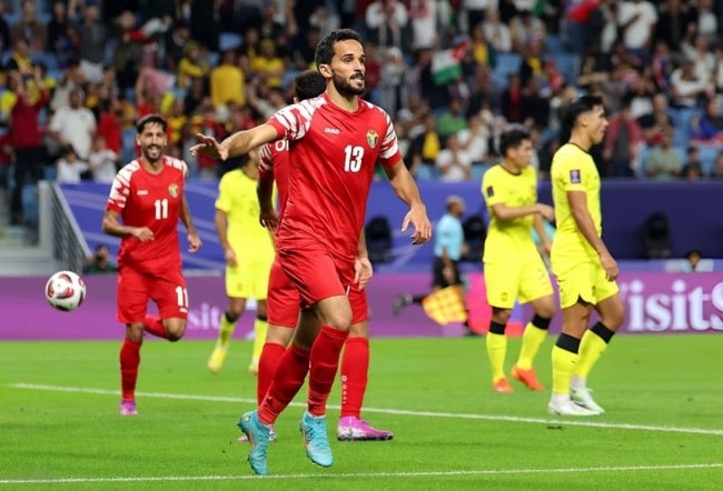 Hàng thủ lóng ngóng, ĐT Malaysia thua đậm ngày ra quân Asian Cup 2023 - Ảnh 3.