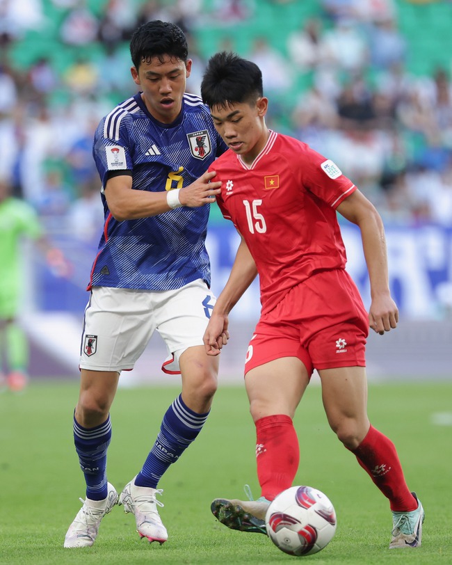 Sao trẻ ĐT Việt Nam được báo Nhật Bản khuyên chuyển tới J-League sau màn 'xâu kim' ở Asian Cup, tuyển trạch viên châu Âu cũng chú ý - Ảnh 2.