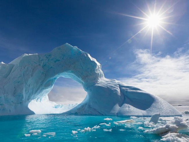 Phát hiện hẻm núi khổng lồ dưới đáy biển ở Nam Cực - Ảnh 1.