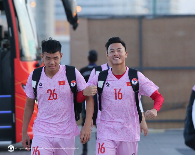 Tin nóng bóng đá Việt 19/1: Thái Sơn được AFC nhắc tên, chuyên gia Anh tin ĐT Việt Nam thắng - Ảnh 2.