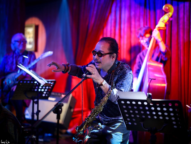Trần Mạnh Tuấn trở lại với saxophone và Saxn'art Club - Ảnh 8.