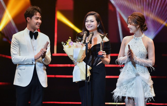 Nhan Phúc Vinh, Kiều Anh thắng giải 'Nam - nữ diễn viên ấn tượng' tại VTV Awards2023 - Ảnh 4.