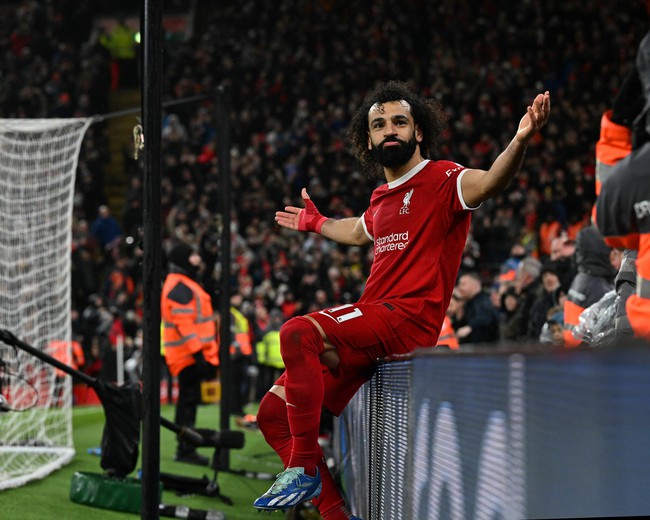 Premier League: Liverpool trên đỉnh cùng nỗi lo Salah - Ảnh 1.