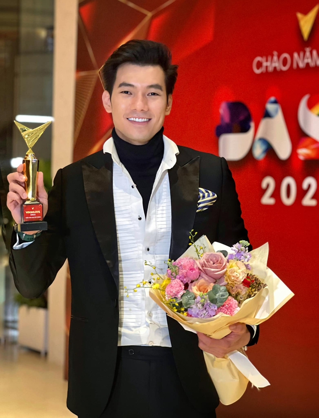 Nhan Phúc Vinh, Kiều Anh thắng giải 'Nam - nữ diễn viên ấn tượng' tại VTV Awards2023 - Ảnh 3.