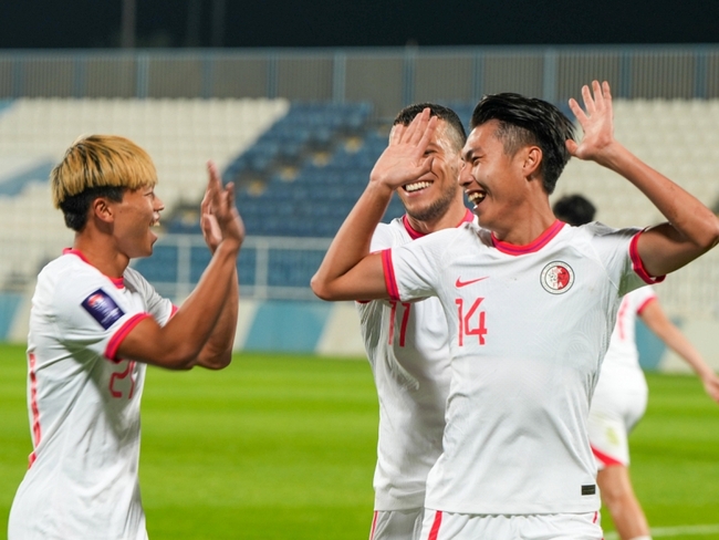 ĐT Trung Quốc bị chỉ trích vì chơi xấu, nhận 3 thẻ đỏ trong trận thua ngược Hong Kong (TQ) - Ảnh 2.