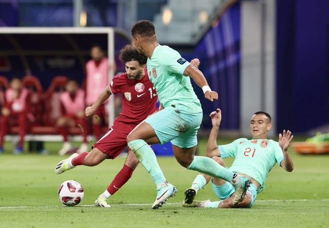 VTV5 VTV6 trực tiếp bóng đá Trung Quốc vs Qatar (0-0): Đội khách tỏ rõ quyết tâm - Ảnh 8.