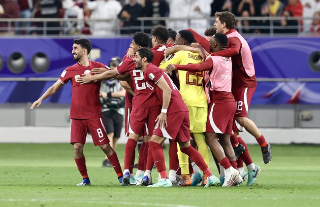 Trung Quốc thua cay đắng vì siêu phẩm, hy vọng đi tiếp tại Asian Cup 2023 tắt dần - Ảnh 2.