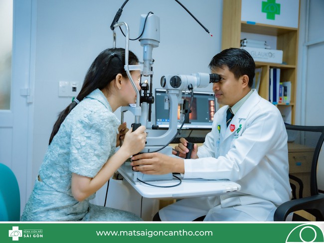 Bệnh glôcôm góc mở nguyên phát và các yếu tố gây bệnh - Ảnh 1.