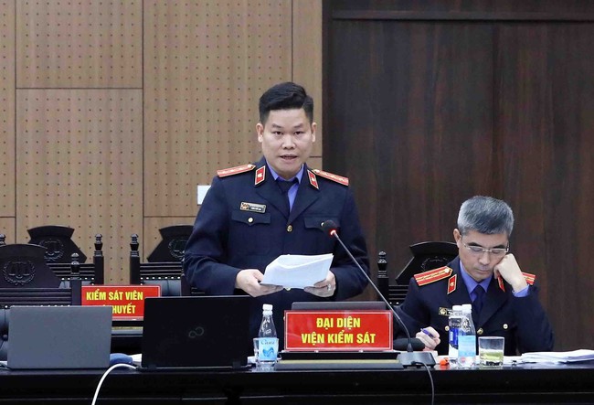 Bắt đầu phiên xét xử 2 cựu bộ trưởng và 36 bị cáo trong đại án Việt Á - Ảnh 8.