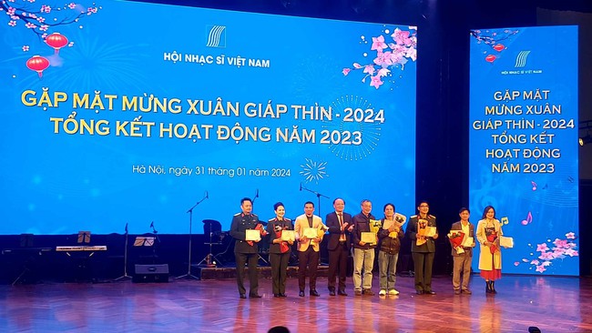 Nghệ sĩ Trịnh Minh Hiền, Hà Miên nhận giải thưởng Âm nhạc 2023 - Ảnh 2.