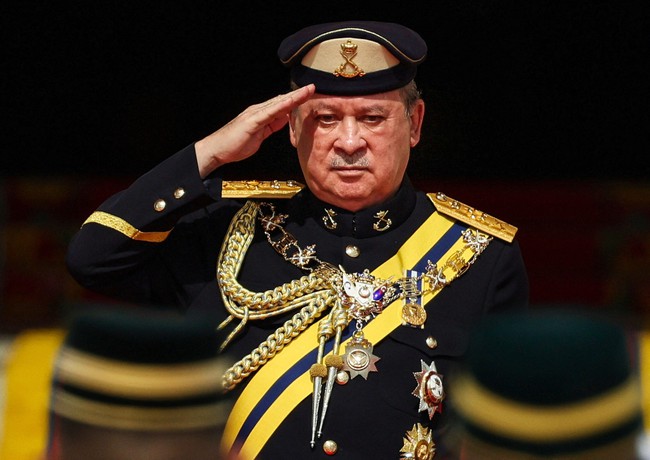 Quốc vương thứ 17 của Malaysia đăng quang - Ảnh 2.