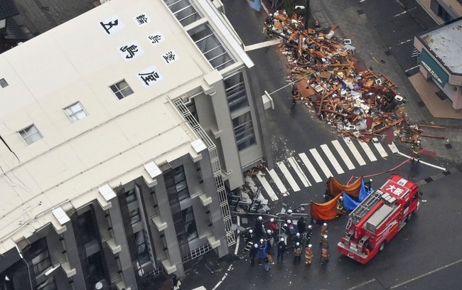 Động đất tại Nhật Bản: Tăng cường lực lượng cứu hộ - Ảnh 1.