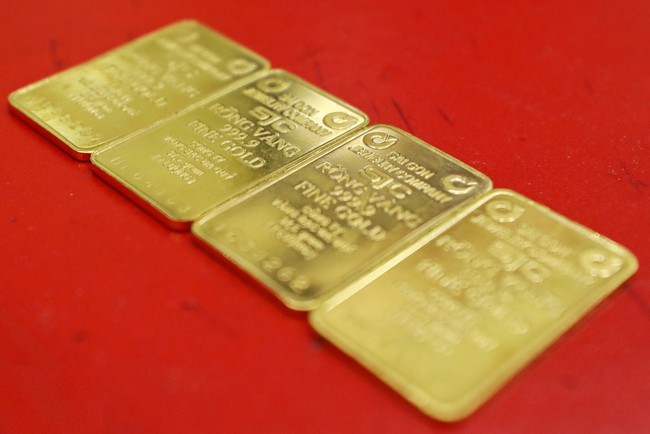 Giá vàng sáng 8/1 giảm 500 nghìn đồng/lượng - Ảnh 1.