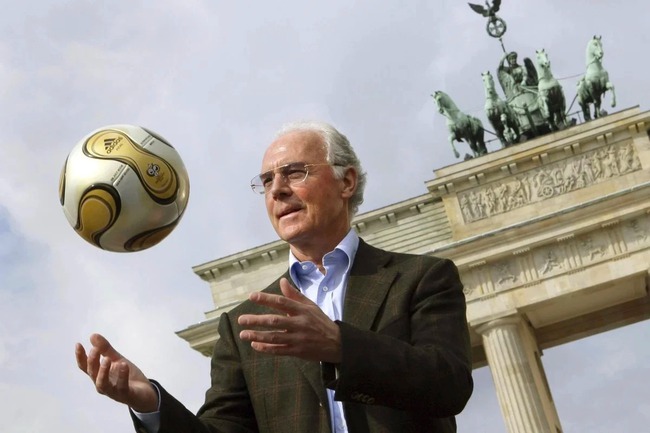 Beckenbauer thay đổi bóng đá thế giới thế nào? - Ảnh 1.