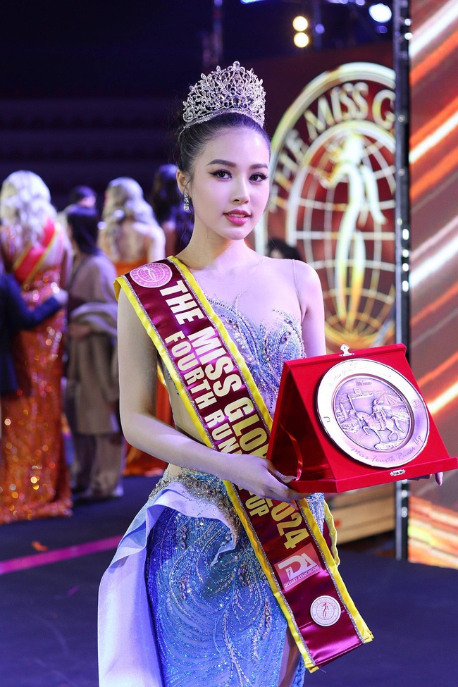 Đỗ Hà Trang xuất sắc mang về giải Á hậu 4 The Miss Globe 2024 - Ảnh 2.