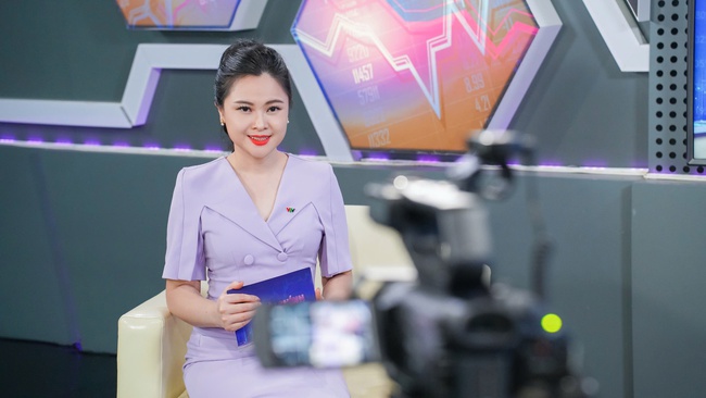 Nữ BTV quen thuộc của những chương trình tài chính, chứng khoán trên sóng truyền hình - Ảnh 1.