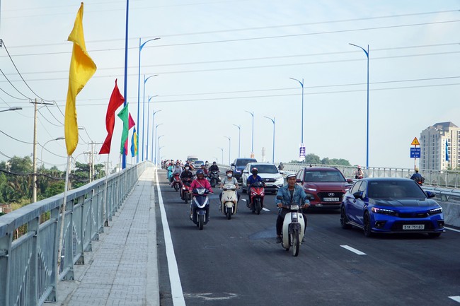 Tp. Hồ Chí Minh: Thông xe cầu Nam Lý sau 8 năm thi công - Ảnh 1.