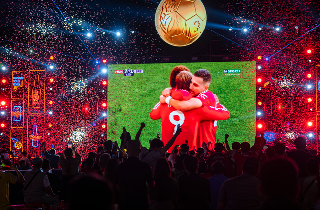 Gấp đôi sự cuồng nhiệt, mãnh liệt cho fan Manchester United với màn bắt tay của Quỷ Đỏ và Tiger Beer - Ảnh 1.