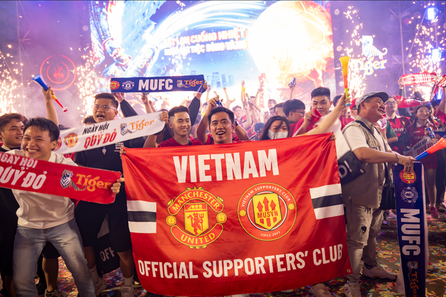 Gấp đôi sự cuồng nhiệt, mãnh liệt cho fan Manchester United với màn bắt tay của Quỷ Đỏ và Tiger Beer - Ảnh 3.