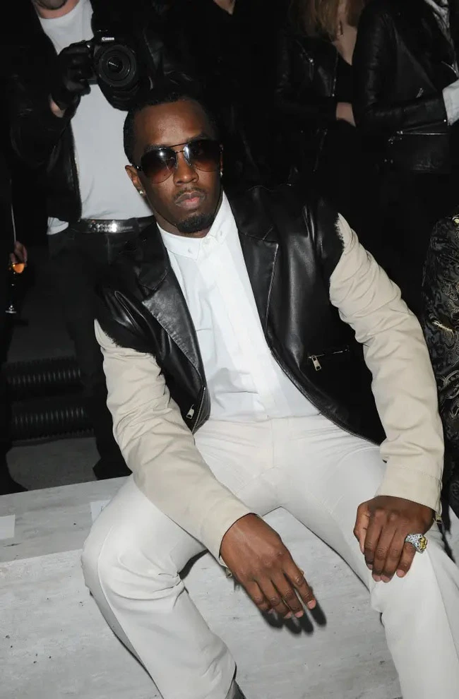 Sean 'Diddy' Combs bị cáo buộc chuốc thuốc, cưỡng hiếp một bé trai 10 tuổi trong buổi thử giọng năm 2005 - Ảnh 2.