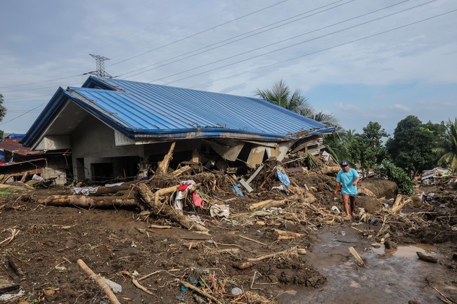 Philippines: Bão nhiệt đới Kong-rey mạnh lên thành siêu bão - Ảnh 1.