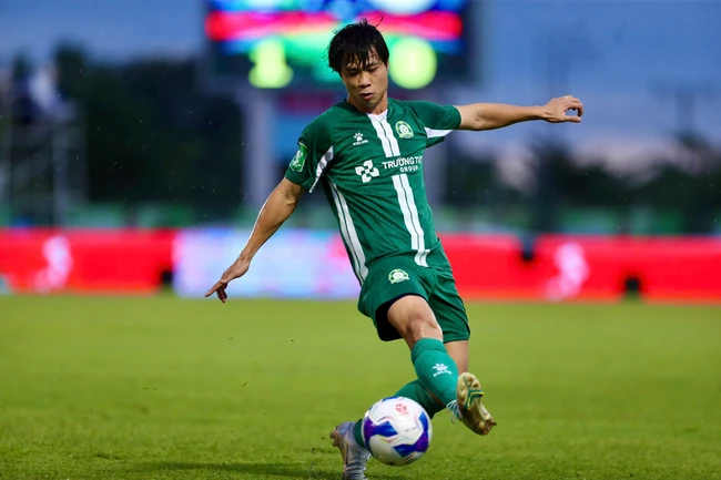 Tin nóng bóng đá Việt 31/10: Rõ khả năng Công Phượng dự AFF Cup, HLV Kim Sang Sik do thám đối thủ - Ảnh 1.