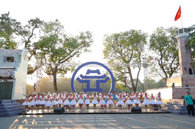 Hàng ngàn người tham gia tổng duyệt &quot;Ngày hội Văn hóa vì Hòa bình&quot; - Ảnh 8.