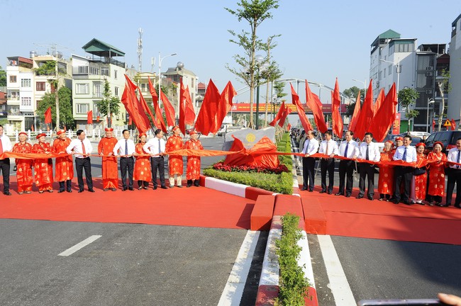 70 năm Ngày Giải phóng Thủ đô: Thông tuyến giao thông từ Long Biên đi Cao tốc Hà Nội - Hải Phòng - Ảnh 2.