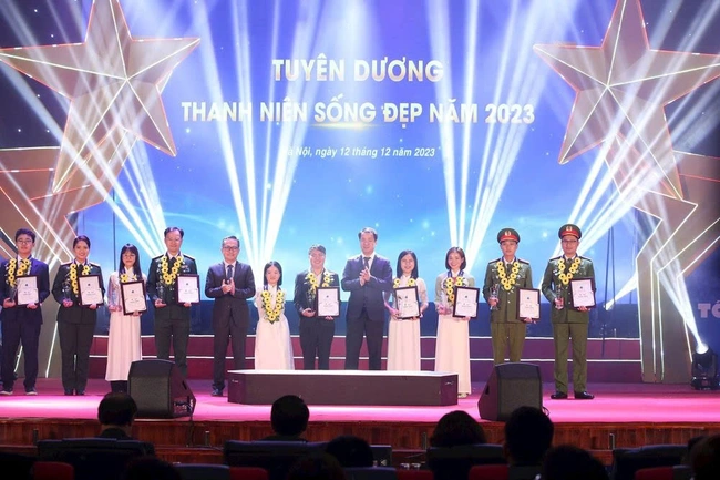 20 thanh niên truyền cảm hứng cho cộng đồng năm 2024 - Ảnh 1.