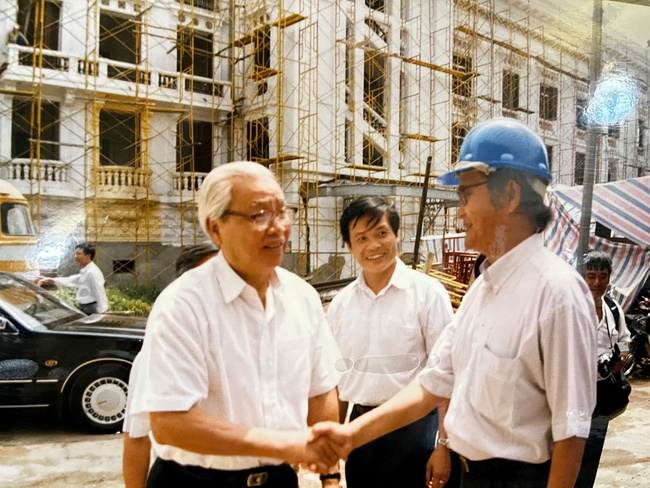 Lễ trao giải &quot;Bùi Xuân Phái - Vì tình yêu Hà Nội&quot; lần  17 - 2024 - KTS Hoàng Đạo Kính với Hà Nội (kỳ 1): Sứ mệnh một &quot;hiệp sĩ của những di tích kiến trúc&quot; - Ảnh 1.