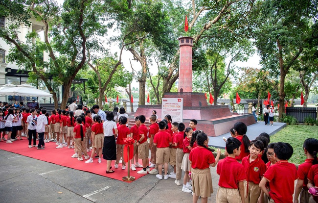 Khai mạc Triển lãm tương tác Cột cờ Hà Nội kỷ niệm 70 năm Giải phóng Thủ đô - Ảnh 5.