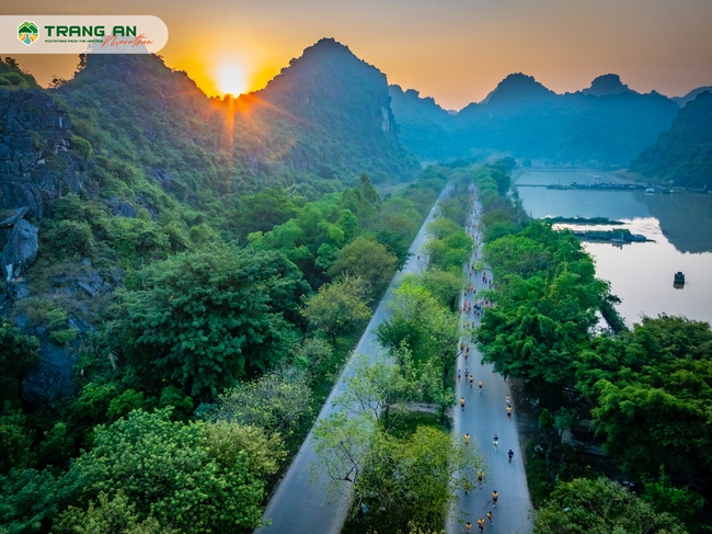 Trang An Marathon - Bước chạy trong lòng di sản  - Ảnh 1.