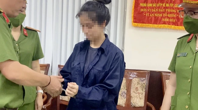 Công an Thành phố Hồ Chí Minh bắt ca sĩ Chi Dân, người mẫu An “Tây” và Tiktoker Trúc Phương - Ảnh 2.