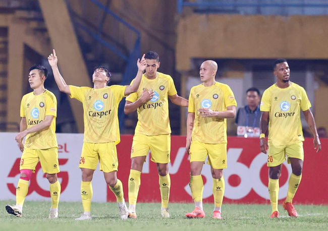 Thanh Hoá lên đỉnh V-League nhờ &quot;cánh chim lạ&quot; U20, thêm lựa chọn cho HLV Kim Sang Sik  - Ảnh 2.