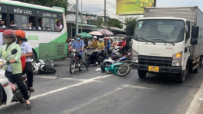 Lấp lỗ hổng kiểm soát an toàn xe máy - Ảnh 2.