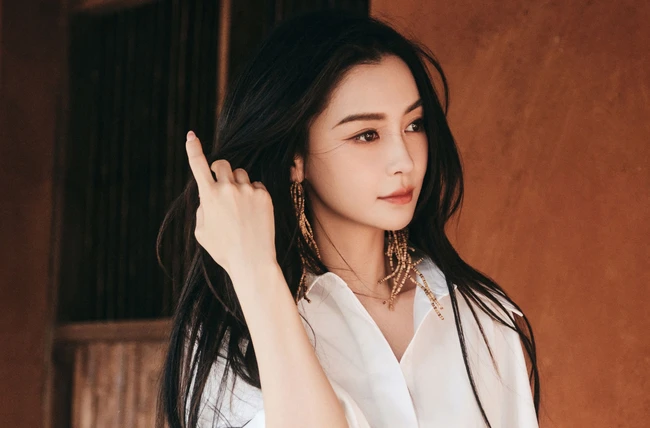 Rộ tin Angelababy hẹn hò với Cổ Thiên Lạc: Một cặp đôi quyền lực đang hình thành? - Ảnh 4.