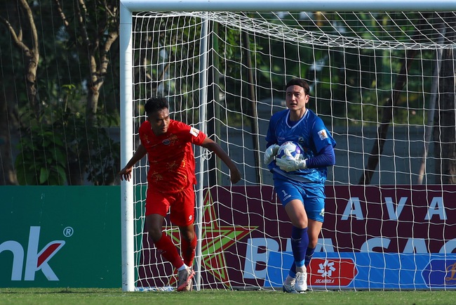 Tin nóng thể thao tối 19/11: SVĐ của Việt Nam có quy mô nhỏ thứ 3 ở AFF Cup, HLV Tuấn Kiệt ra quyết định quan trọng - Ảnh 3.