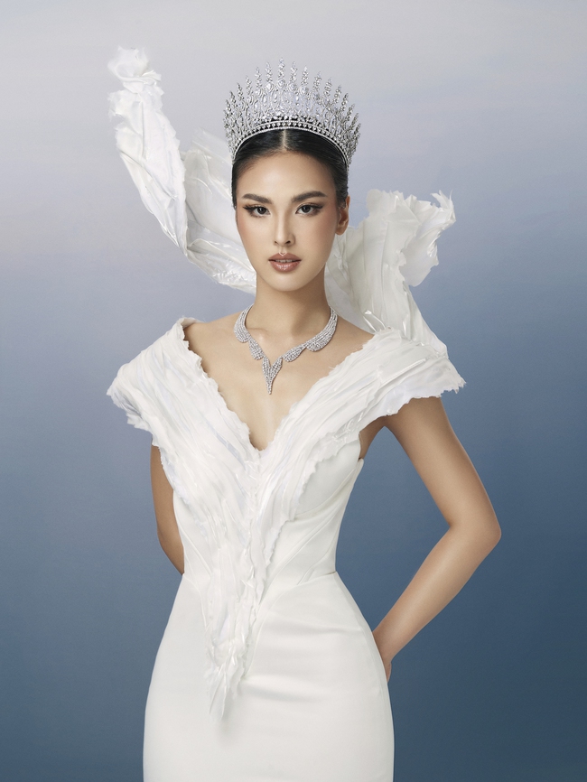 Profile của đại diện Việt tham gia Miss Charm 2024 - Ảnh 1.