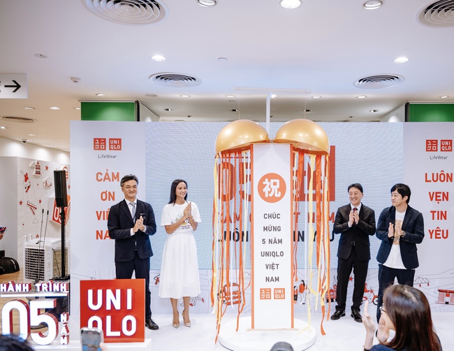 UNIQLO kỷ niệm 5 năm tại Việt Namm - Ảnh 1.