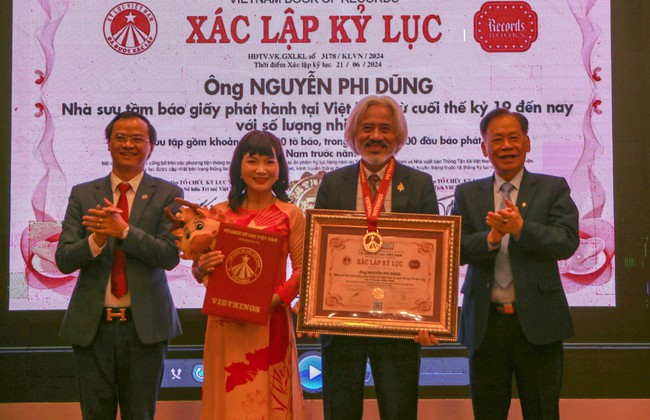 Xác lập kỷ lục nhà sưu tầm báo giấy với số lượng nhiều nhất tại Việt Nam - Ảnh 2.