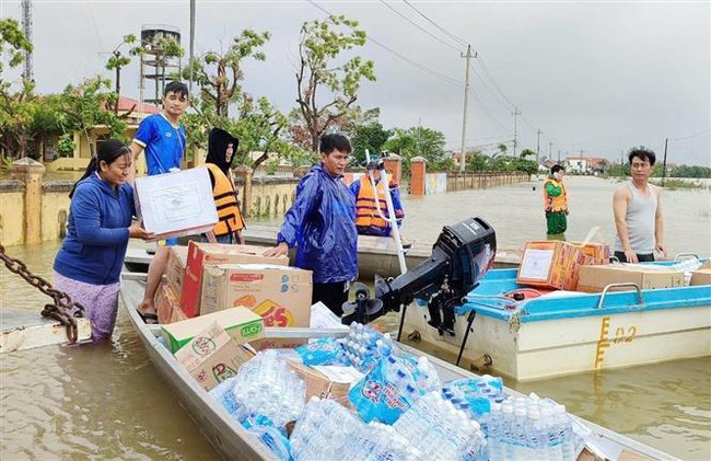 Quảng Bình: Khuyến cáo người dân dự trữ lương thực, chủ động ứng phó mưa lớn kéo dài - Ảnh 1.